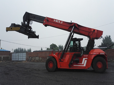 急企業(yè)之所急深入企業(yè)考核流動式起重機(jī)作業(yè)人員-泰安市特種設(shè)備檢驗(yàn)研究院